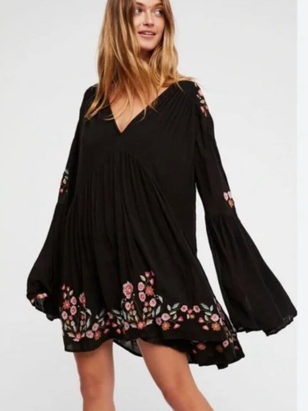 Free People Te Amo Embroidered Mini Dress Black Boho Bell Sleeve M